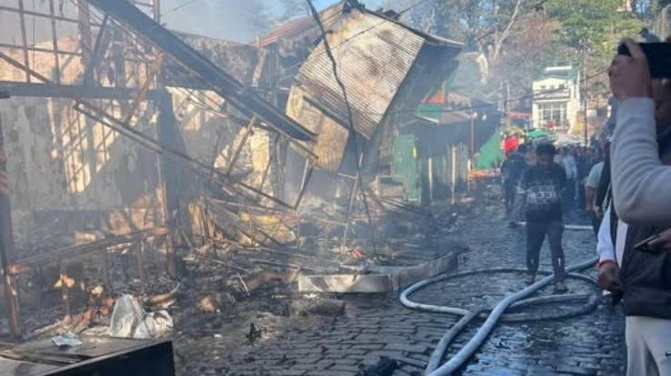 Massive_fire_breaks_out_in_Himachal's_Kasauli_several_shops_gutted_in_flames