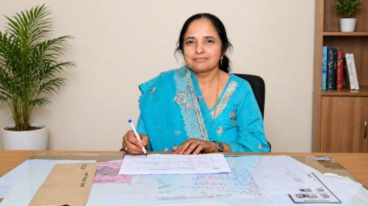  Dada Siba: Kunta Devi given a respectful farewell on retirement