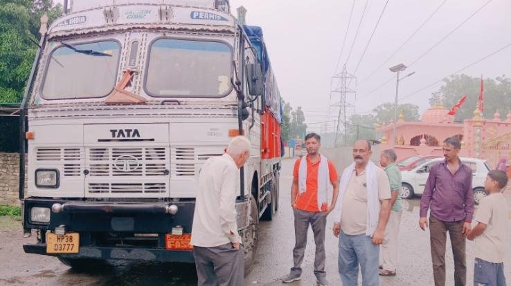 Kangra: Brazen thieves terrorize Sansarpur; one truck stolen, attempts to take two others fail.