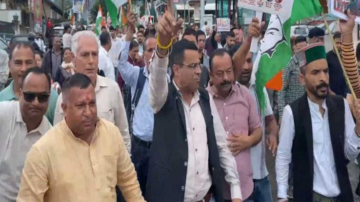 Questions raised against Election Commission in Bilaspur; demand for removal of CEC.