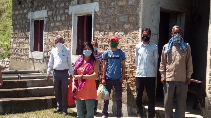 कोविड के दौरान सराहनीय कार्य कर रहे जल कर्मी 