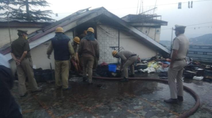 समरहिल में मकान में लगी आग, भारी नुकसान