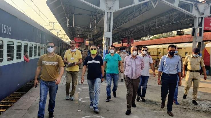 कालका से उत्तर प्रदेश के मऊ भेजे गए 1526 व्यक्ति