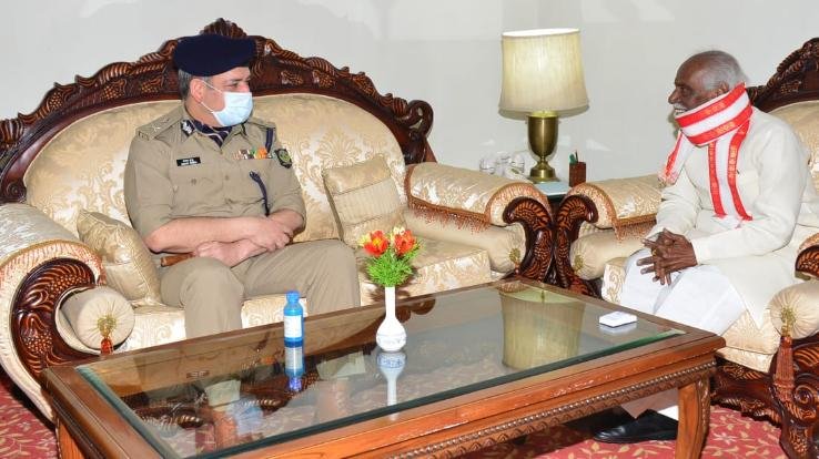 पुलिस महानिदेशक संजय कुंडू ने राज्यपाल से की भेंट