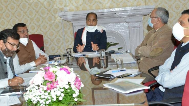 अब बेरोज़गार ग्रामीण मनरेगा के अंतर्गत अपनी भूमि पर कर सकते हैं कार्य