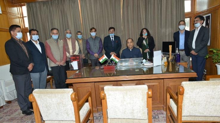 आईएएस कैडर में शामिल हुए अधिकारियों ने मुख्यमंत्री से की भेंट