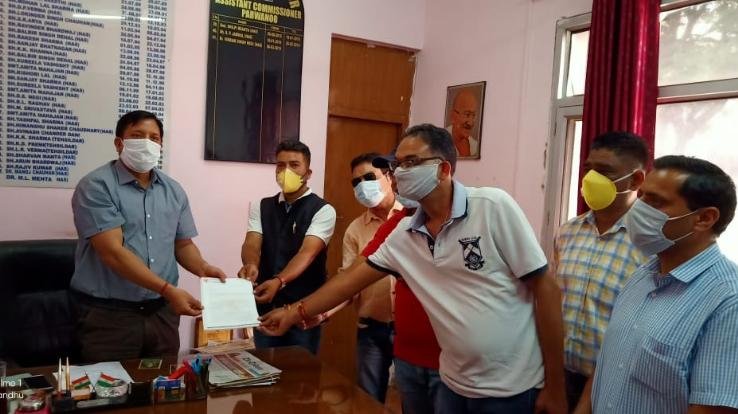 परवाणू यूथ कांग्रेस ने स्वास्थ्य विभाग घोटाले की निष्पक्ष जांच को लेकर सहायक आयुक्त को सौंपा ज्ञापन
