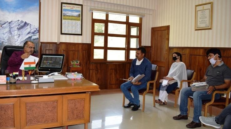 उपायुक्त ने दिए आदेश, आत्मनिर्भर योजना के तहत सभी पात्र व्यक्तियों को करे लाभान्वित