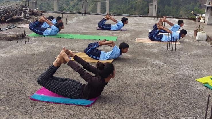 राजकीय वरिष्ठ माध्यमिक विद्यालय चंडी में मनाया योग दिवस 