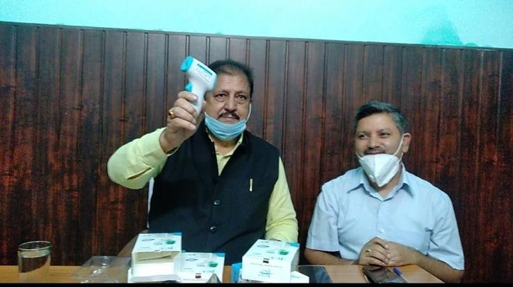 46 ग्राम पंचायतों में अब थर्मल स्कैनर बांटेगे रामलाल ठाकुर