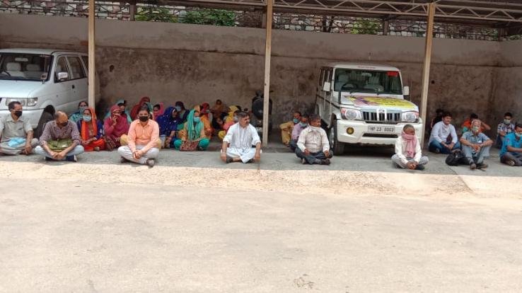 हंसराज की मौत को लेकर पूर्व विधायक ने दिया धरना