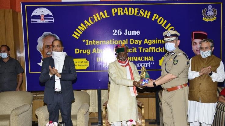 नशाखोरी के विरूद्ध अभियान को बनाया जाएगा जन आंदोलनः मुख्यमंत्री