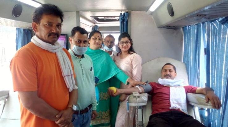  परमार्थम संस्था ने किया रक्तदान शिविर का आयोजन