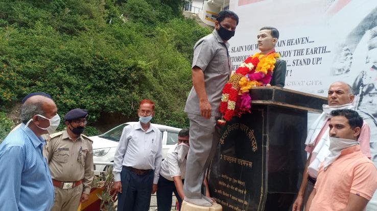 अमर शहीद कैप्टन विजयंत थापर की शहादत को अर्की प्रशासन ने किया याद