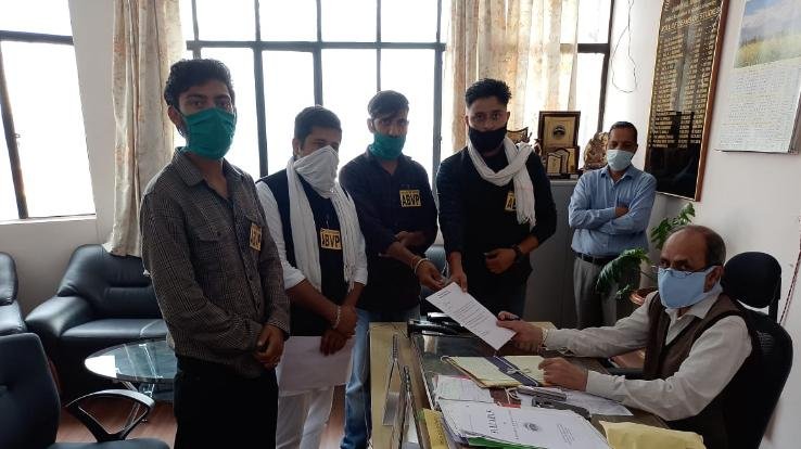 ABVP ने छात्र मांगो हेतु DS को सौंपा ज्ञापन