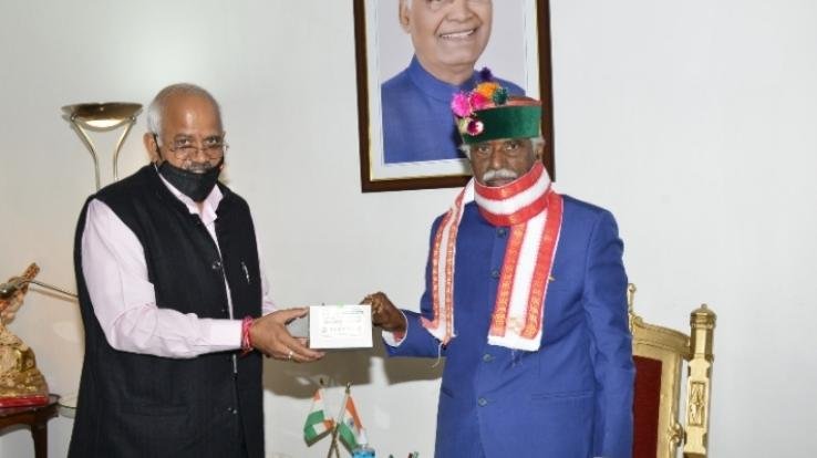 कृषि विश्वविद्यालय पालमपुर के कुलपति ने राज्यपाल से की भेंट