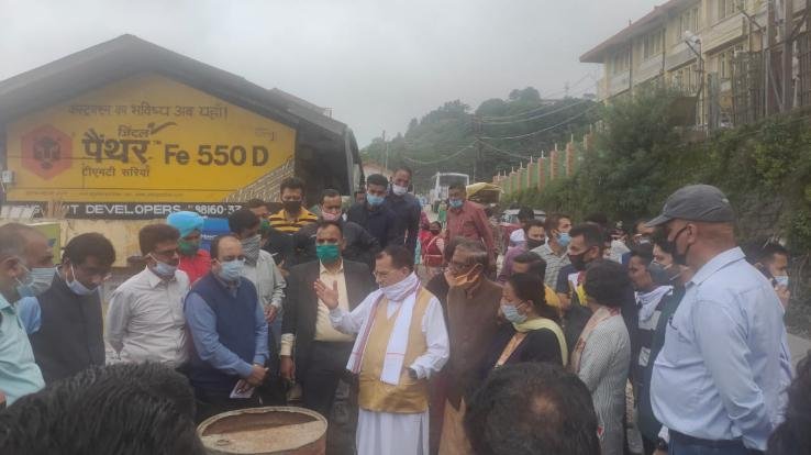 शिक्षा मंत्री ने टूटू में क्षतिग्रस्त भवन का किया निरिक्षण, अधिकारीयों को दिए आवश्यक दिशा-निर्देश