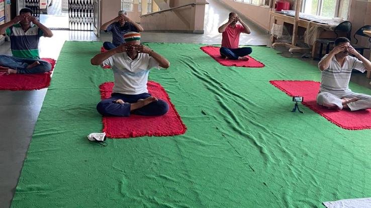 त्रि-आयामी नीति के अनुरूप कार्य कर रहा आयुर्वेद विभाग