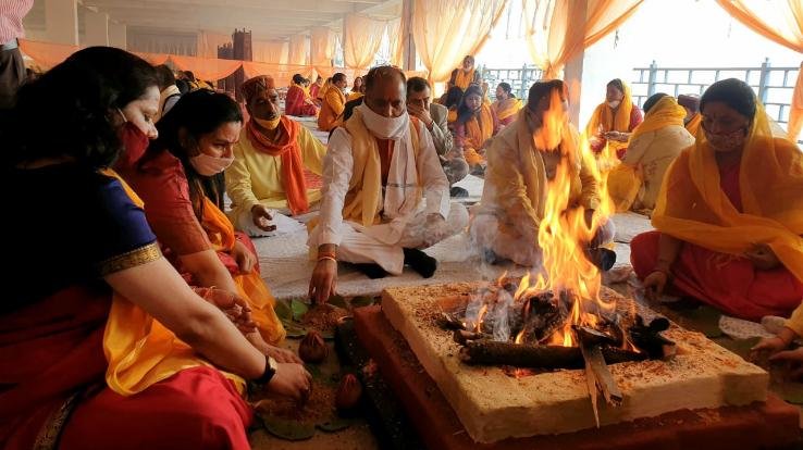 CM की पूर्णाहुति के साथ संपन्न हुआ कोरोना मुक्ति महायज्ञ 
