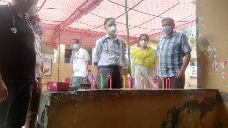 नालागढ़ में याद की गई देश के स्वस्थ्य कर्मियों की सेवाएं 