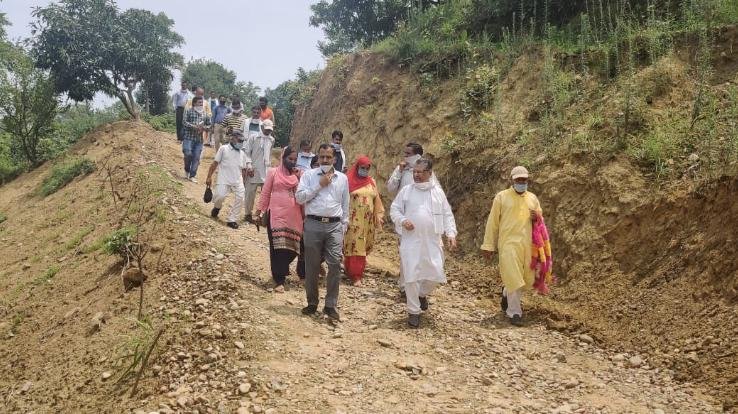 विधायक सुभाष ठाकुर ने ग्राम पंचायत तलवाडा के विभिन्न विकास कार्यों का किया निरीक्षण
