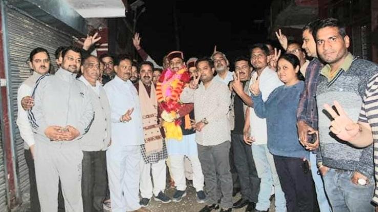 कुनिहार व्यापार मण्डल ने प्रदेश भाजपा अध्यक्ष बनने पर सुरेश कश्यप को दी बधाई