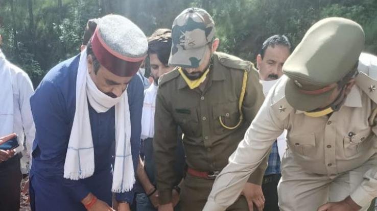 भाजयुमो कसौली ने किया पौधरोपण, डॉ. राजीव सहजल भी रहे उपस्थित 