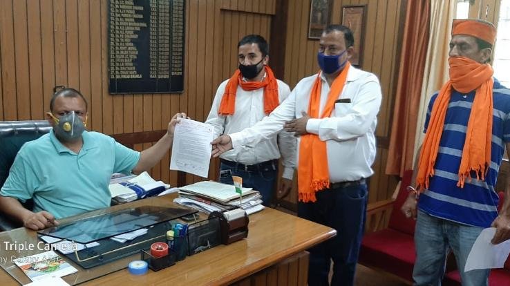 भारतीय मजदूर संघ यूनियन ने मुख्यमंत्री को सौंपा ज्ञापन