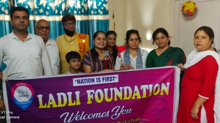 लाडली फाउंडेशन ने आकांक्षा आर गौतम को किया सम्मानित