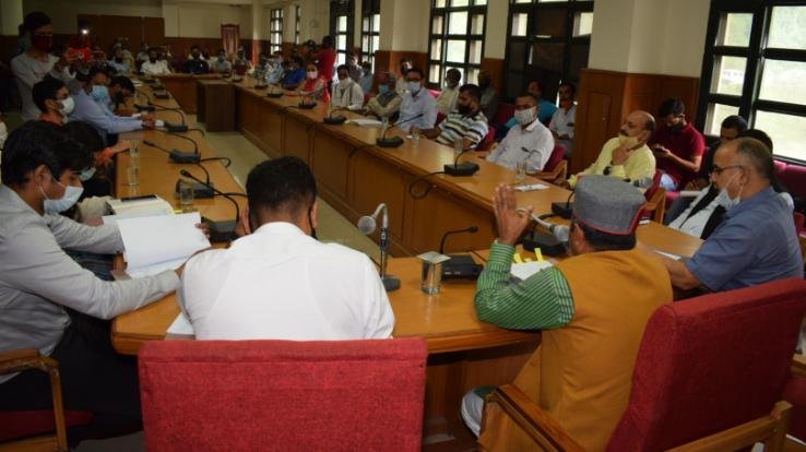 कोविड-19 एहतियाती उपायों के बारे में लोगों को जागरूक करें चुने हुए प्रतिनिधि