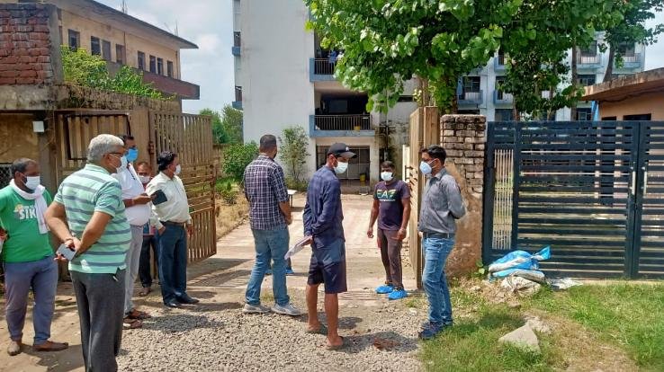 sdm-nalagarh-surprise-visit-at-covid-care-centre