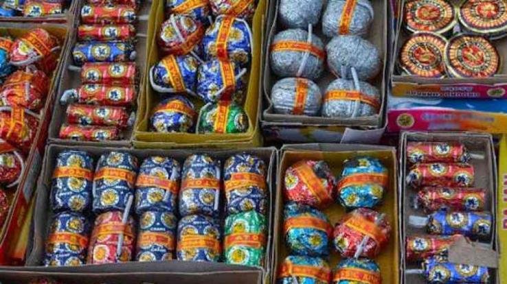 Ban-on-storage-sale-and-display-of-firecrackers-at-places-in-Solan-market
