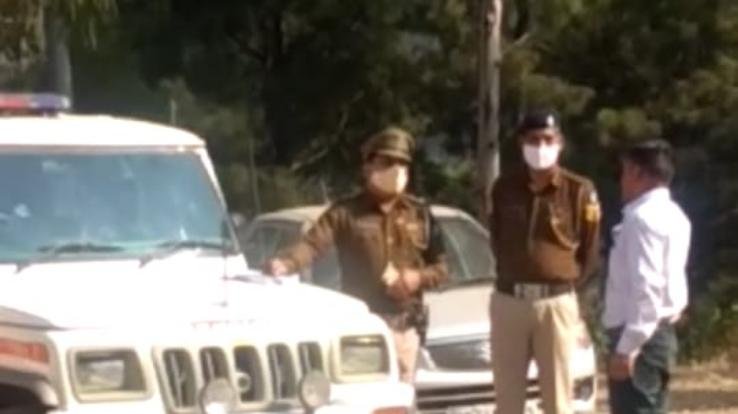 Police-strict-in-Darlaghat-challans-of-those-violating-traffic-rules