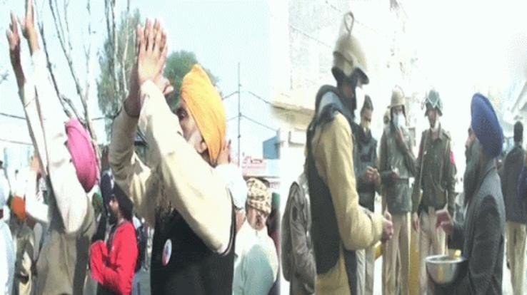 kisan-protest-farmers-prayed-guru-nanak-dev-on-roads