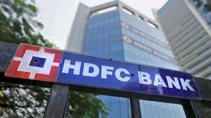 RBI-bans-HDFC-to-issue-new-credit-cards