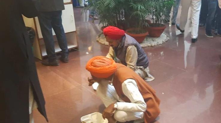 Farmers-Refuse-Lunch-At-Meet-With-Government