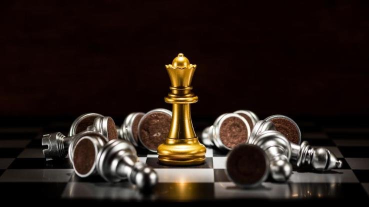 सियासी शतरंज में अब महिलाएं मोहरा होंगी और खिलाड़ी होंगे पुरुष!