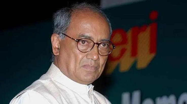 DIGVIJAYA-SINGH-TWEETS-BEFORE-MEETING-THE-PRESIDENT