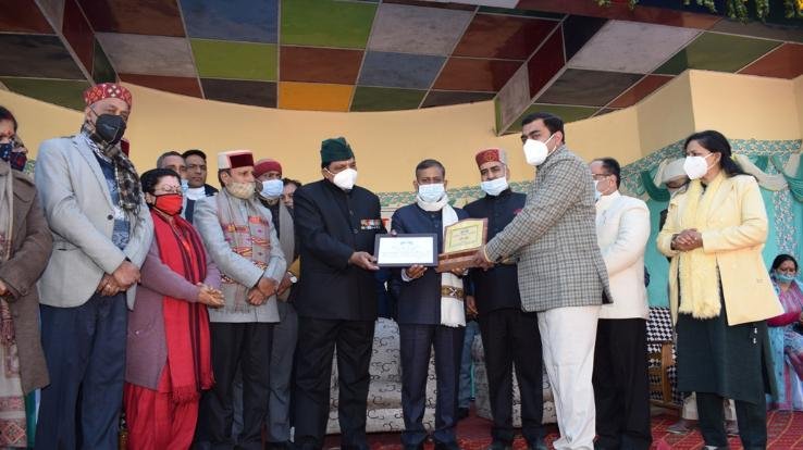 Rajinder Garg honored for outstanding services