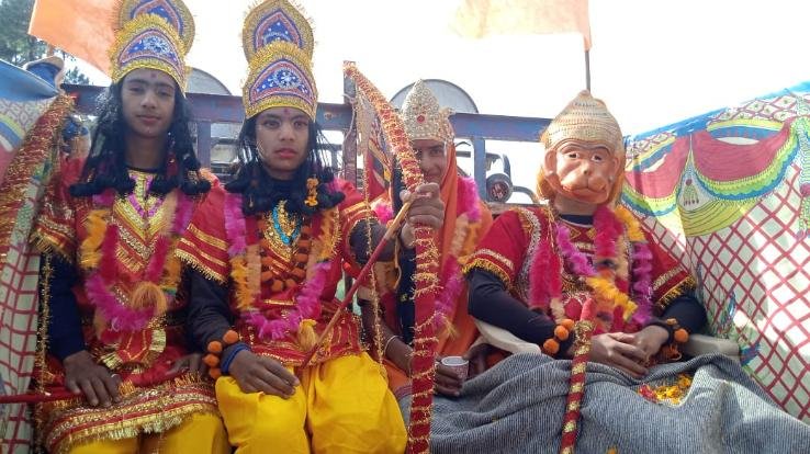 विश्व हिंदू परिषद दाड़लाघाट द्वारा लोगो को जागरूक करने के उपलक्ष पर निकली गई रैली 