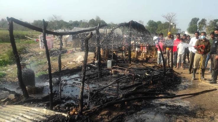 Three slums caught fire in Dasomajra, seven-year-old girl dead