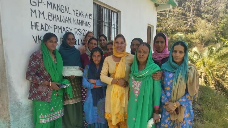 Dadlaghat: Meeting of Mahila Mandal Krishnakunj Nanihas organized in Mangal Panchayat
