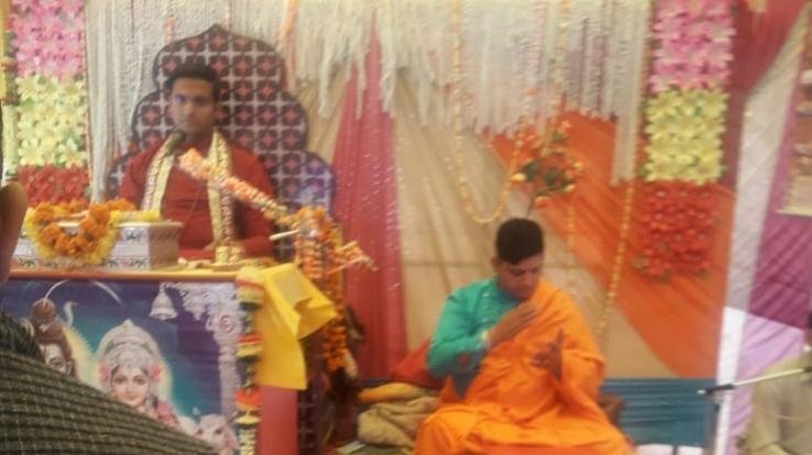 Devotees listened to the story of the third day of Shiva Mahapuran in the Durgamata temple