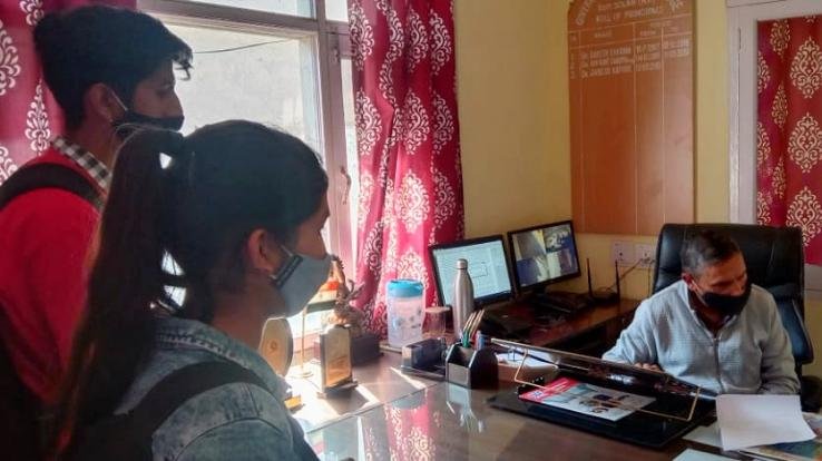 Dadlaghat: College SFI unit Dadlaghat submitted memorandum to Chief Minister