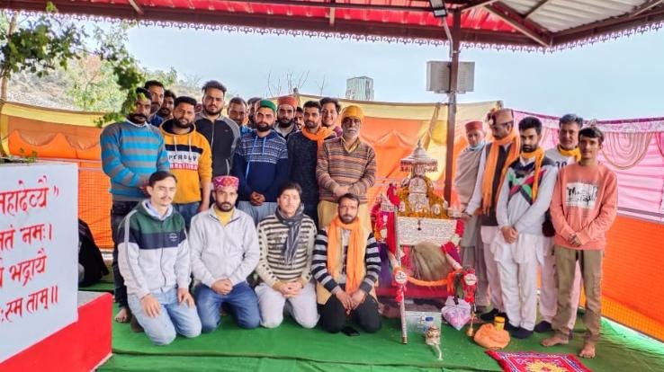 Dadlaghat: A huge bhandara was organized due to the Gram Panchayat Rowdy Shiva Festival.