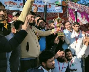 ज्वालामुखी: चतर बड़ा टीम क्रिकेट टूर्नामेंट में रही विजेता