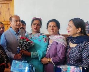 Shimla: BJP councilors congratulated the mayor and deputy mayor