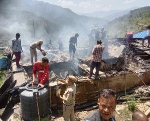 Ani: Two-storey house burnt to ashes in Kharoa, three families left homeless 111 222