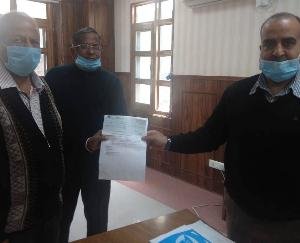 हेमराज गोयल वेलफेयर ट्रस्ट, सोलन द्वारा कोविड फंड में 51,000 रुपए का अंशदान