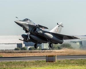 Five Rafale jets to touchdown in Ambala today, will jion IAF's 'Golden Arrows' Squadron